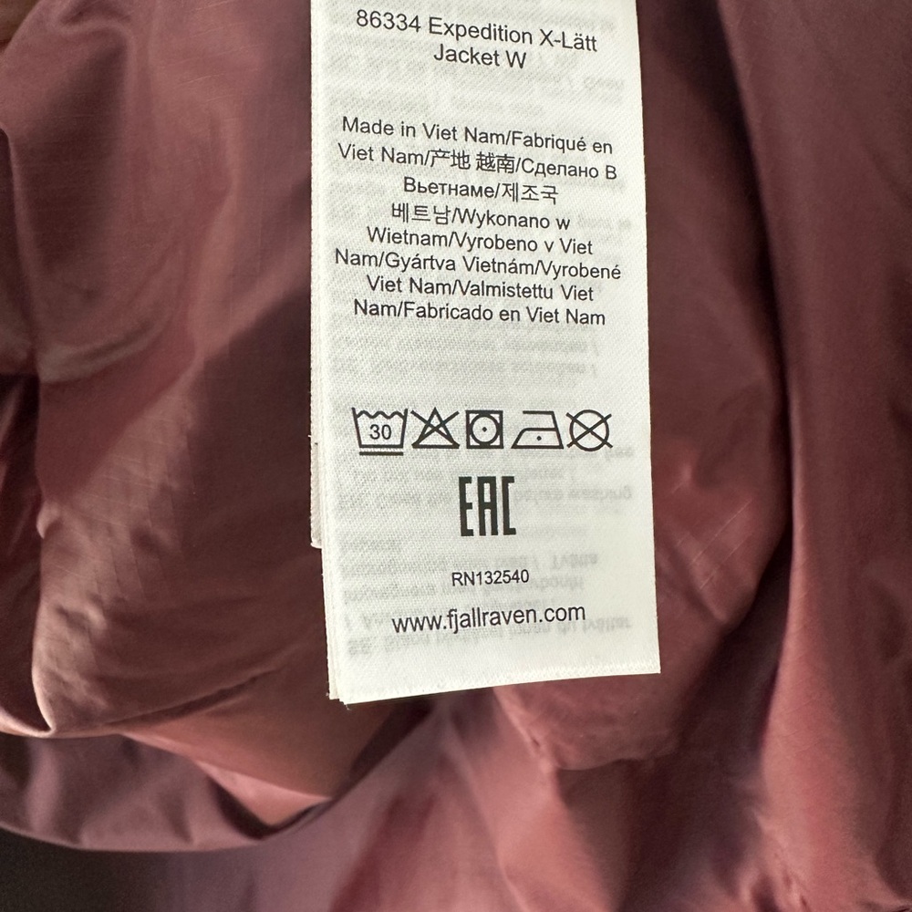 Fjallraven Women's 1974 Expedition Jacket in Burgundy - Picture 5 of 9
